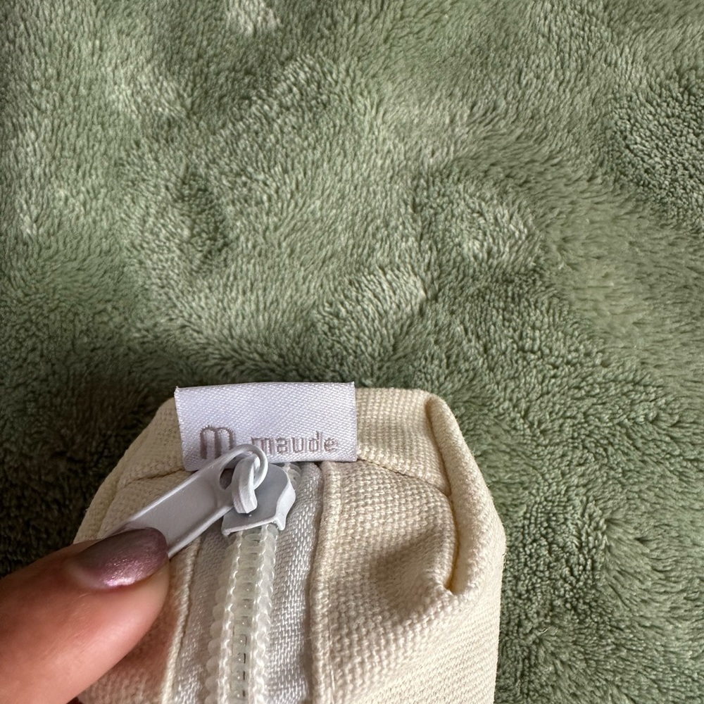Maude personal massager